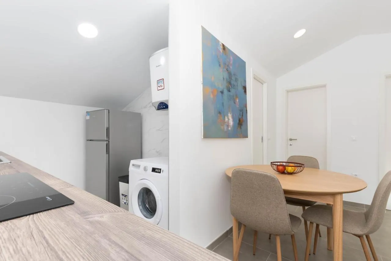 Apartment Eros Šišan